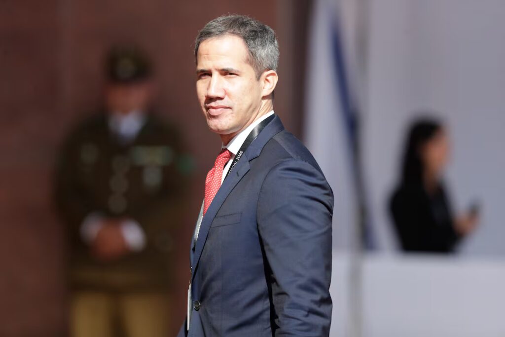 La lucha contra la economía de Venezuela en Estados Unidos acerca al chavismo a la oposición