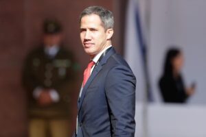 La lucha contra la economía de Venezuela en Estados Unidos acerca al chavismo a la oposición