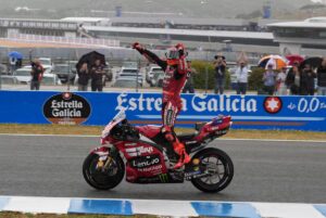 Marc Márquez baila bajo la tormenta en Jerez: victoria desde la pole y al sprint en un sábado confuso en el GP de España | motocicleta |