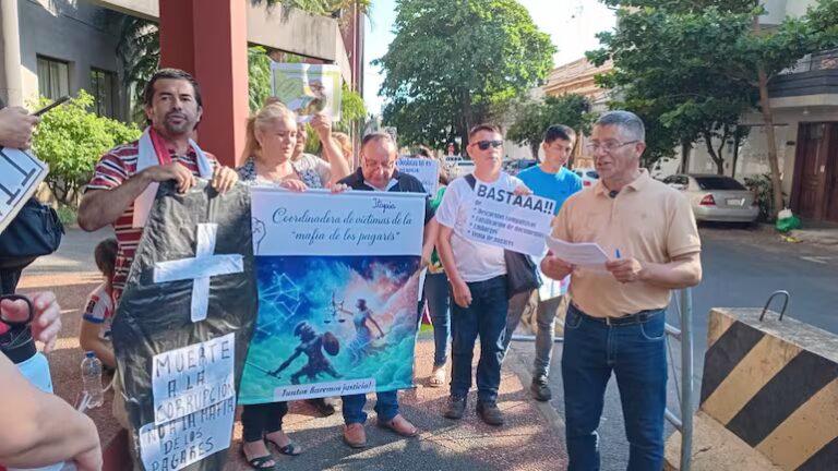 No perdonan ni a personas con discapacidad: revelan otro modus operandi de “mafia de pagarés” que embarra gravemente al BNF