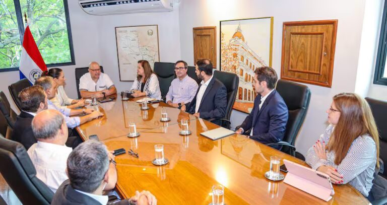 Nuevo titular del MEF se reunió con constructoras y prometió avanzar con cronograma de pagos