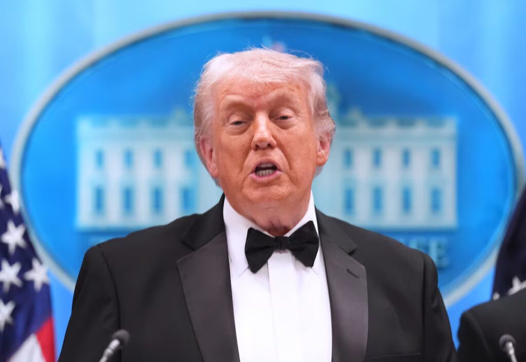 Trump, fue evacuado ileso de la cena de prensa de la Casa Blanca tras el tiroteo | Países