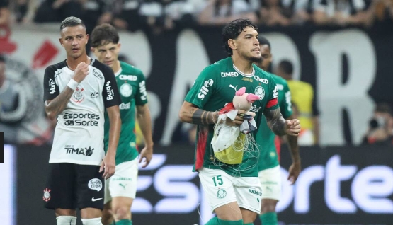 (VIDEO) ¡La cargada que evitó el «capi» de la Albirroja en pleno clásico rapai!