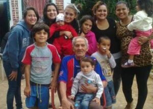 Video: Don Ramón, quien perdió las piernas en IPS, lucha ahora contra un cáncer de pulmón