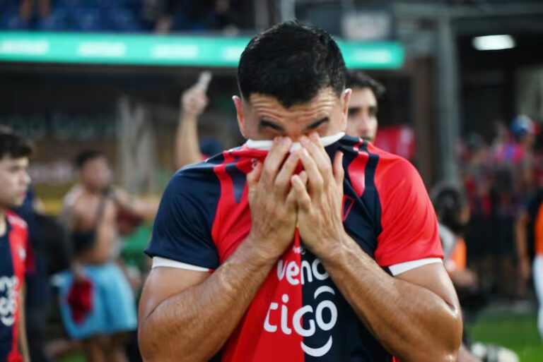 Video: incidentes en las gradas causaron suspensión de clásico Olimpia – Cerro – Superclásico