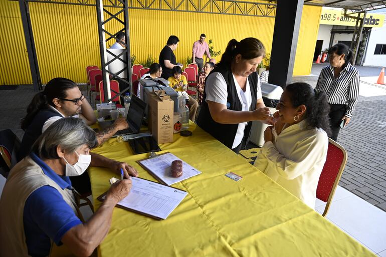 Virus respiratorio: aumentan las consultas; se insta a la vacunación inmediata