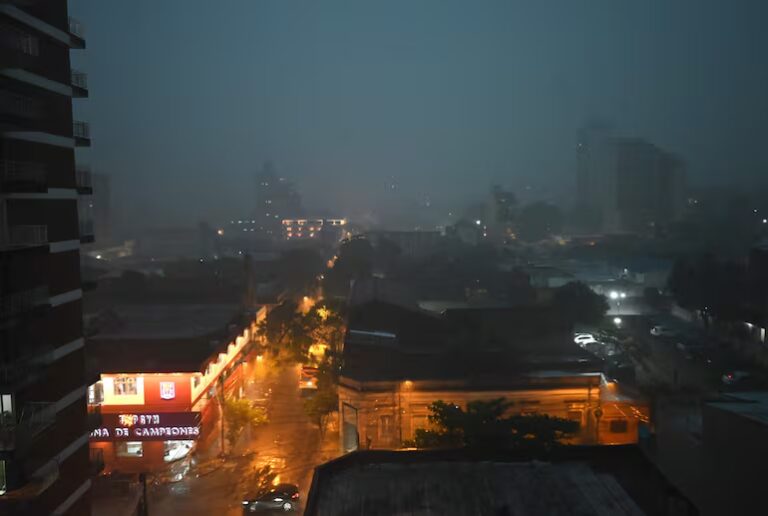 ¿Qué departamentos siguen bajo alerta por tormentas este martes?