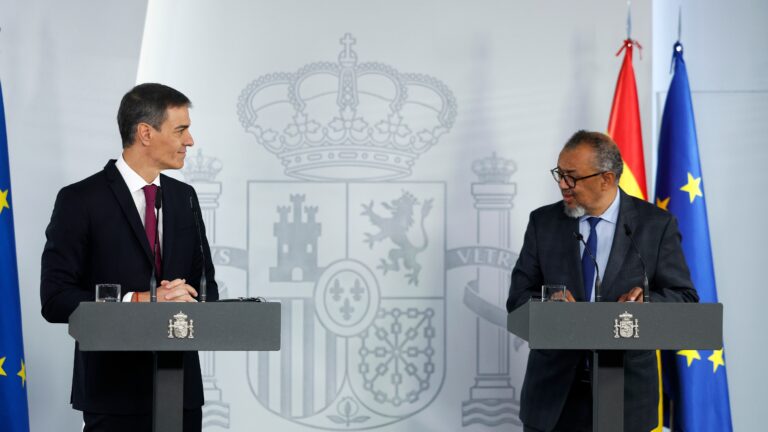 Últimas noticias sobre el brote de hantavirus, en vivo | La OMS reduce la posibilidad de una «gran explosión», aunque no descarta nuevos positivos entre los escaladores.