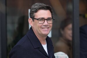 El alcalde de Manchester necesita derrotar a la extrema derecha si quiere suceder a Starmer