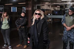 Ex amigo de Maradona dice contra los médicos que lo atendieron: «Mataron al padre de mi hijo»