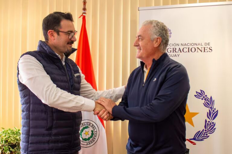 Gustavo Alfaro tramitó residencia permanente en Paraguay semanas antes del Mundial