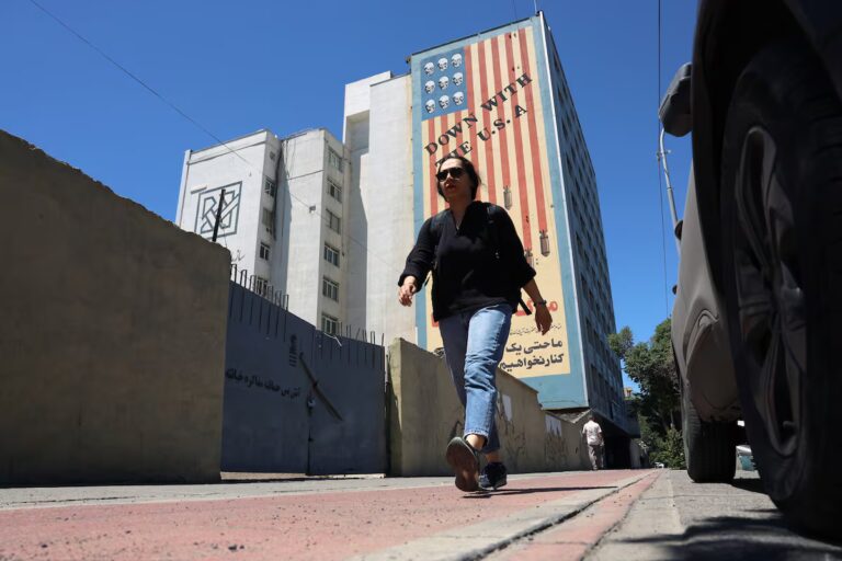 Irán y Estados Unidos han intercambiado amenazas mientras amplían sus conversaciones