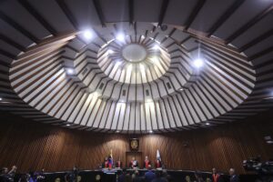 La Corte Suprema de Venezuela se ha reorganizado con reemplazos a medida que se buscan nuevos candidatos