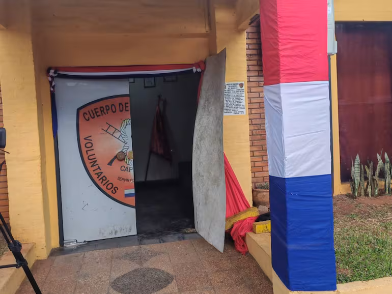 Militar causa destrozos, vomita y duerme en cuartel de bomberos de Capiatá