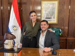 Montse Alliana “copió y pegó” su DD.JJ.: omitió que es universitaria, casada y su salario