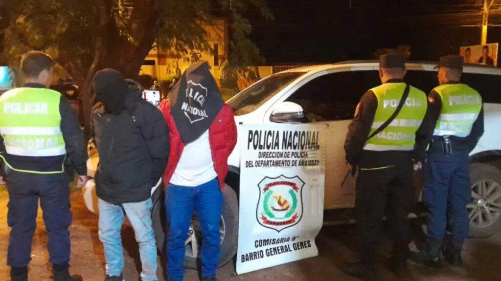 Persecución en Pedro Juan Caballero deja dos aprehendidos, pistola y camioneta incautadas