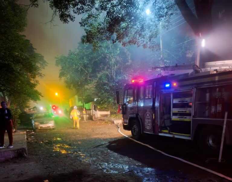 Video: incendio consume depósito de aceite reciclado en Puerto Pabla