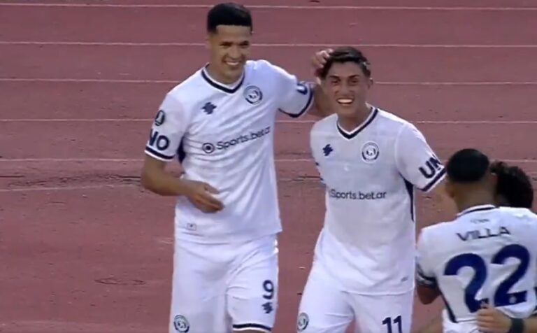 ¡Una máquina! Alex Arce llegó a los 8 goles en 5 partidos en la Libertadores