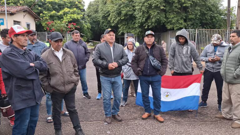 Ayolas: Pescadores esperan audiencia con director de la EBY para reiterar reclamos