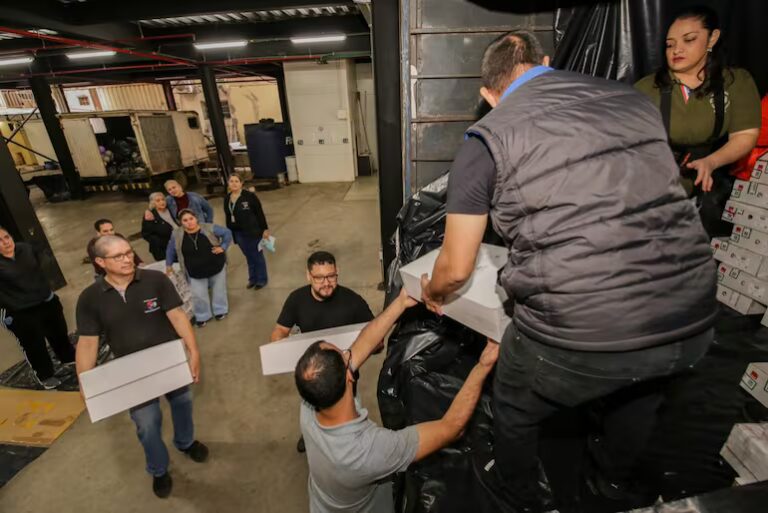 Justicia Electoral acelera el despliegue de maletines y máquinas de votación
