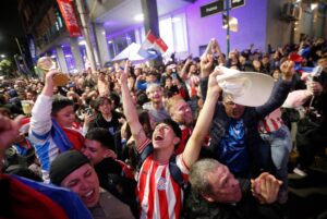 Paraguay estalla de alegría y Peña ordena feriado por la «gran victoria» de la «garra guaraní» en Alemania.