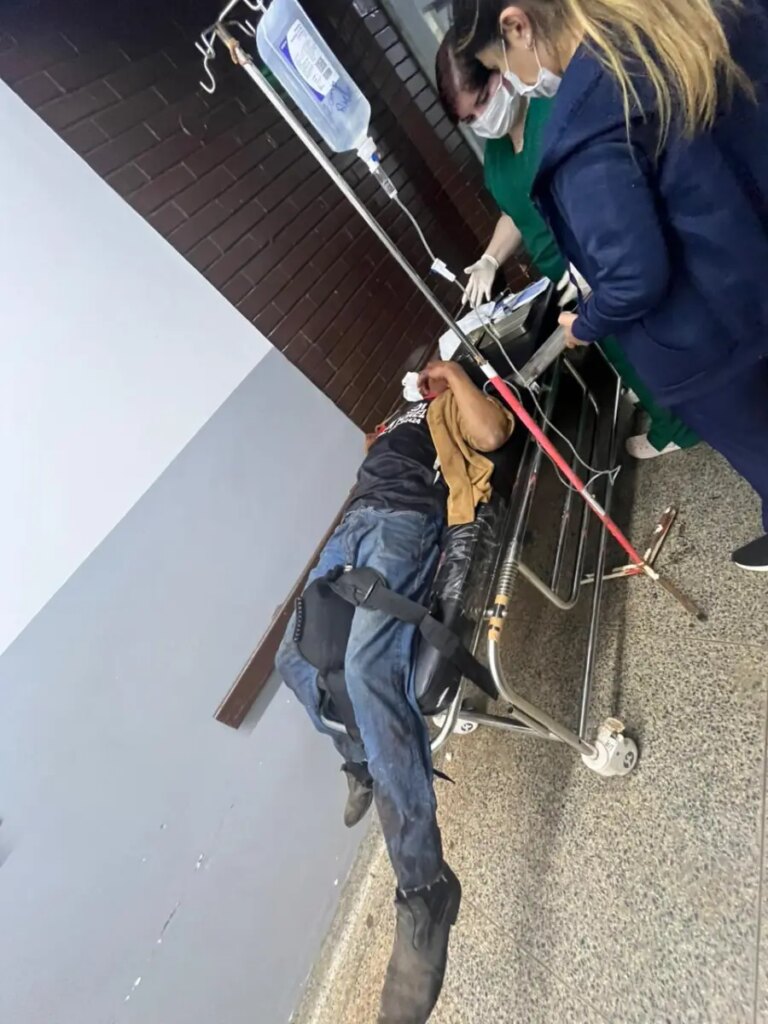 Pedro Juan Caballero: Un hombre cayó de su moto en una bajada y quedó internado