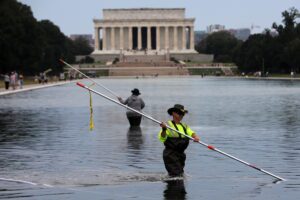 «Spoilers» y la amenaza de 10 años de prisión: Trump denuncia el fracaso de la piscina del Lincoln Memorial