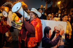 Un mes de emociones, dudas y dudas: las consecuencias de la demora en conocer los resultados de las elecciones presidenciales en Perú.