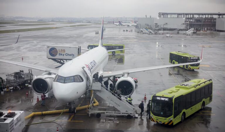 Un turista español fue detenido en el aeropuerto de São Paulo por hacer comentarios racistas