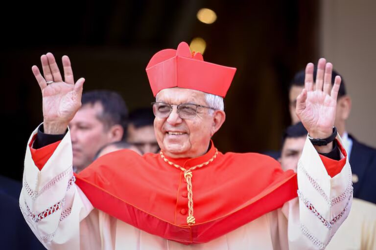 Arzobispo Adalberto Martínez debe presentar su renuncia hoy por este motivo