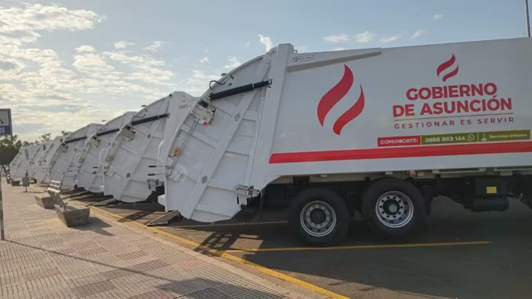 Bello asegura que ya no faltarán camiones para la recolección de basura en Asunción
