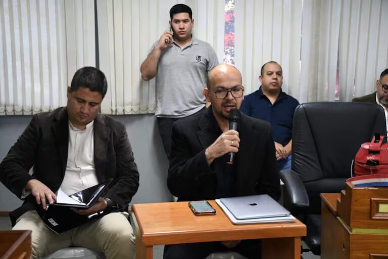 Bello interviene Vialidad tras denuncias de corrupción