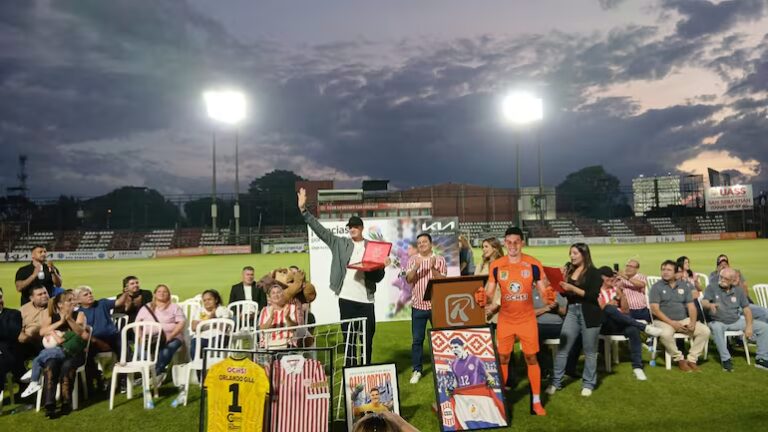 Brindan homenaje a “Orlando Gill”, el mejor arquero de la Selección Nacional y guardameta N° 1 del Mundial 2026