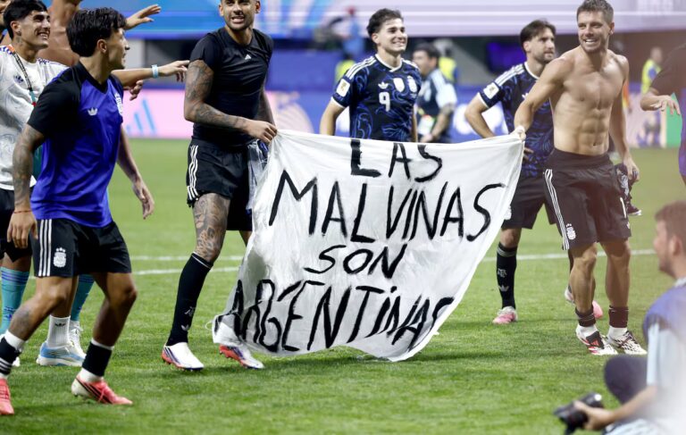 El gobierno de Milei protesta al Reino Unido por la presencia de un buque de guerra británico en aguas argentinas