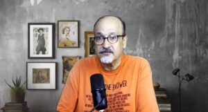 El periodista disidente marroquí Ali Lmrabet fue detenido tras abandonar España