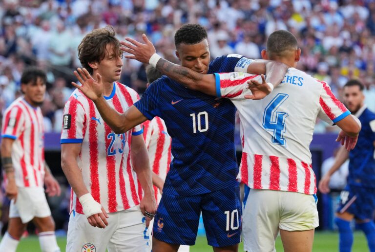El único penalti del VAR dado por Mbappé es el que derriba el muro de la pandilla en Paraguay
