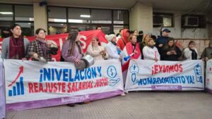 Enfermeras se movilizan: exigen 7.000 nombramientos y pago de nocturnidad