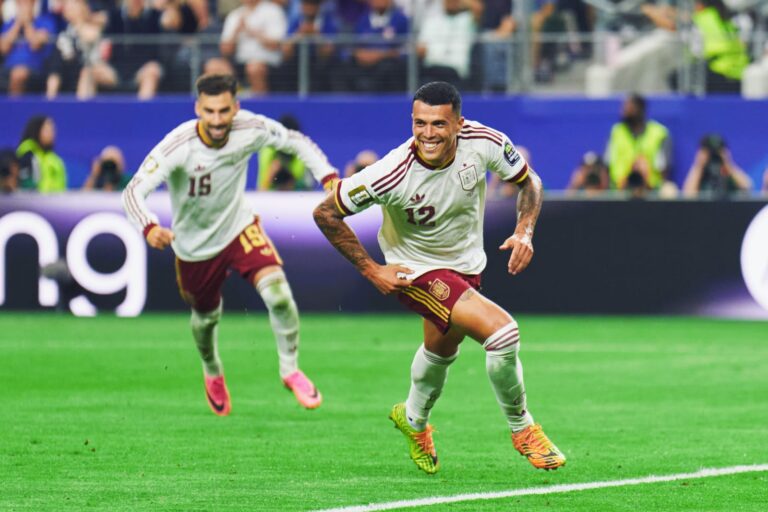 España aplastó a Francia, y es finalista de la Copa del Mundo