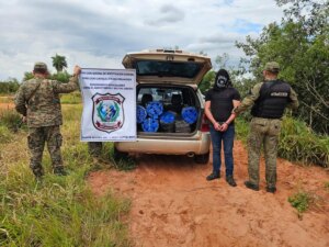 Karapaí: Cae un hombre con mas de 200 kilos de marihuana en una camioneta