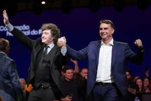 Milei ataca a Lula en Brasil y pide «detener la basura socialista»