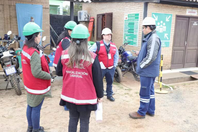 Ministerio de Trabajo interviene empresa tras la fatal explosión de barcaza en río Paraguay