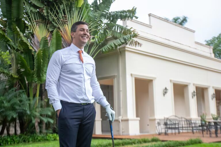 Ministros seguirán cobrando bonificaciones extra: la brecha con el salario mínimo se agranda