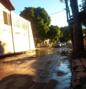 Persisten reclamos por derrame de aguas cloacales en el barrio Yvoty de Caacupé