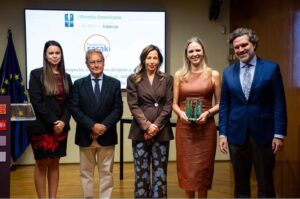 Saraki recibe reconocimiento internacional por impacto en inclusión