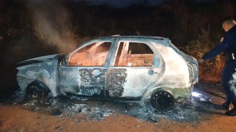 Segundo caso: Hallan otro auto incinerado en PJC tras nuevo homicidio en Brasil