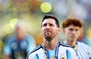 Sin Messi, Argentina recibe a la selección con un pequeño y protocolario festejo