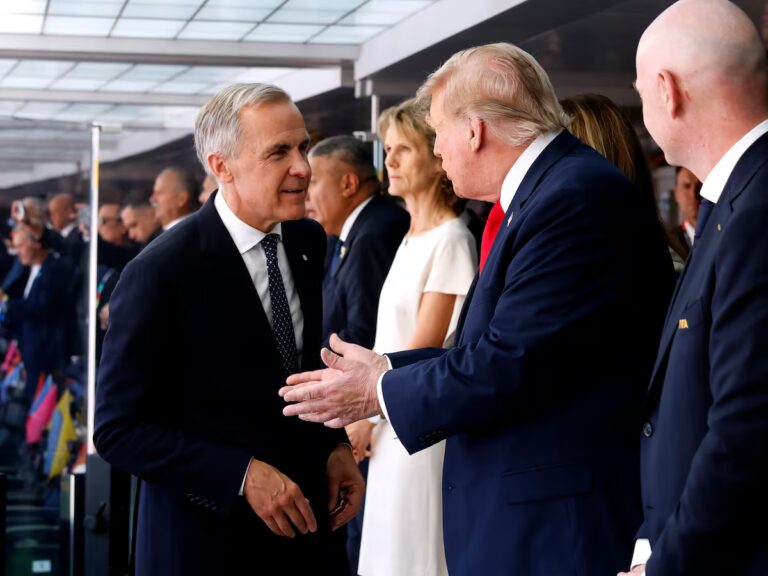 Trump acuerda un nuevo arancel del 50% a Canadá en medio de las negociaciones del T-MEC | Países