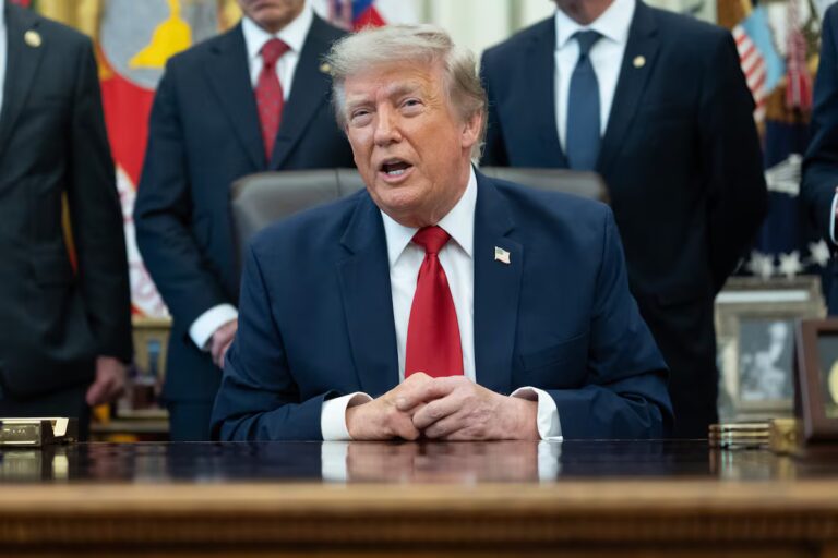Trump confirma que Estados Unidos investiga si Irán ha mantenido drones en Cuba